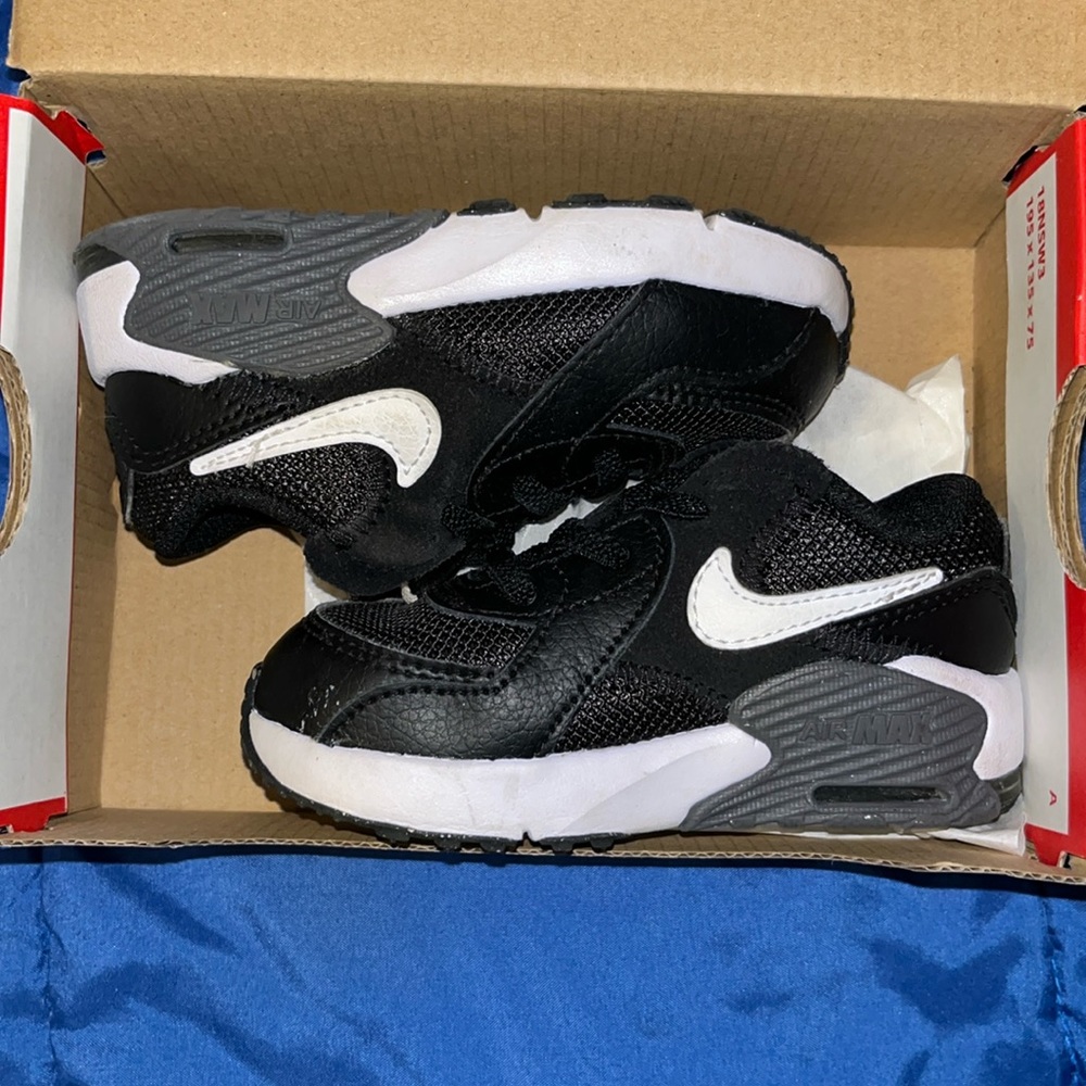 Child’s Nike air max exceee(TD)